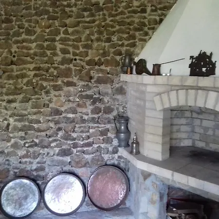 Aqua בית הארחה 2*