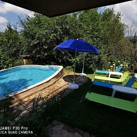 Aqua ゲストハウス 2*