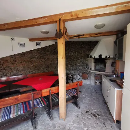 Aqua ゲストハウス 2*